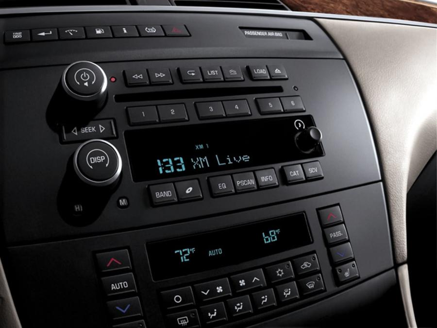  Buick LaCrosse CXS 2005 года  (фото 18 из 45)